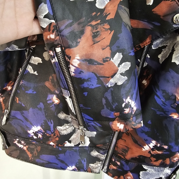 Sam Edelman Faux Vegan Leather Moto Jacket Floral Size Small Black Pink Blue - Picture 5 of 9